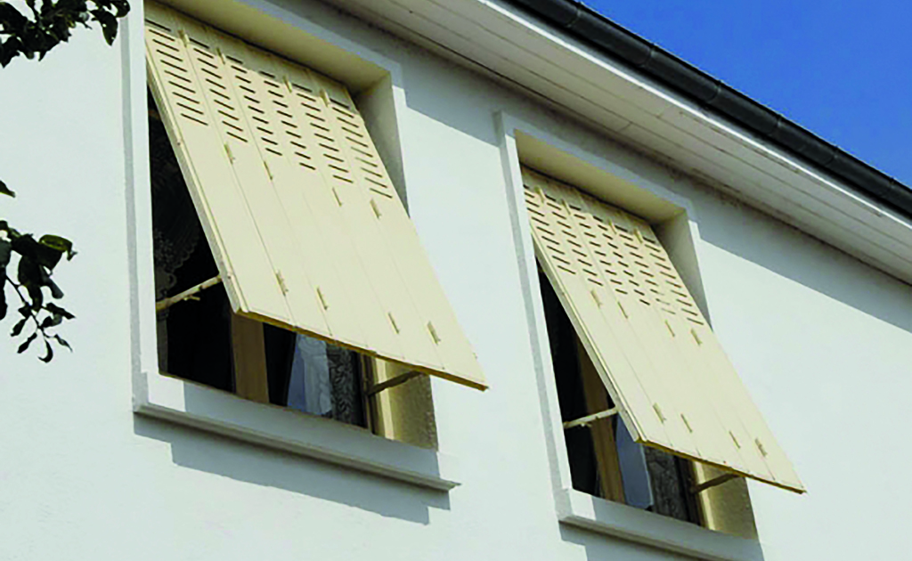 persiennes metalliques battant pliables