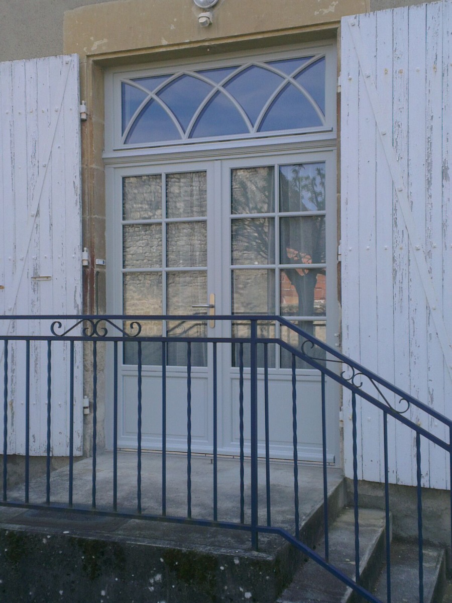 porte fenetre bois 2 vantaux blanc le roi de la fenetre