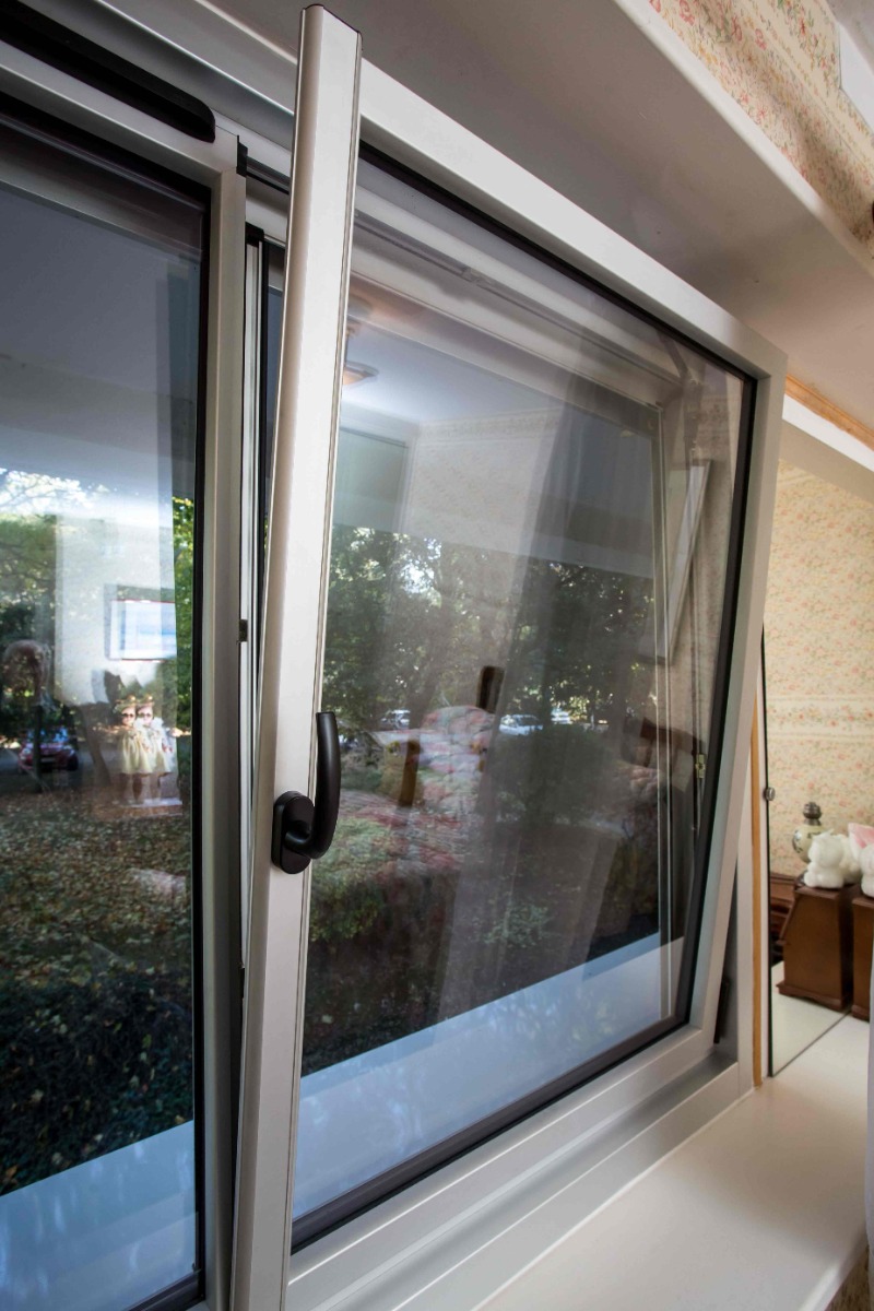 fenetre aluminium oscillo battante 2 vantaux