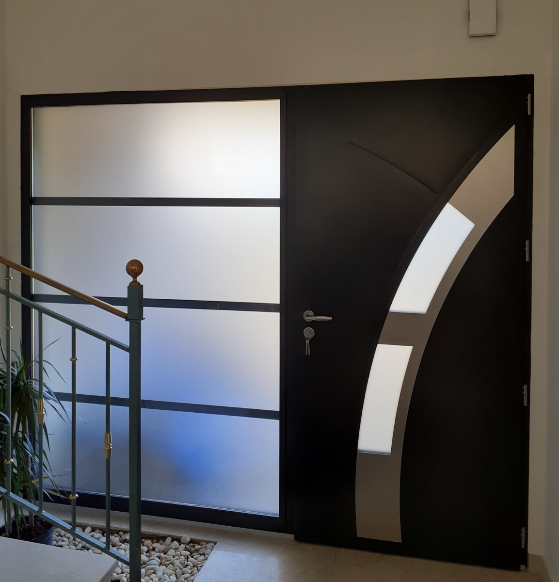 porte entrée acier vitrée standard le roi de la fenetre