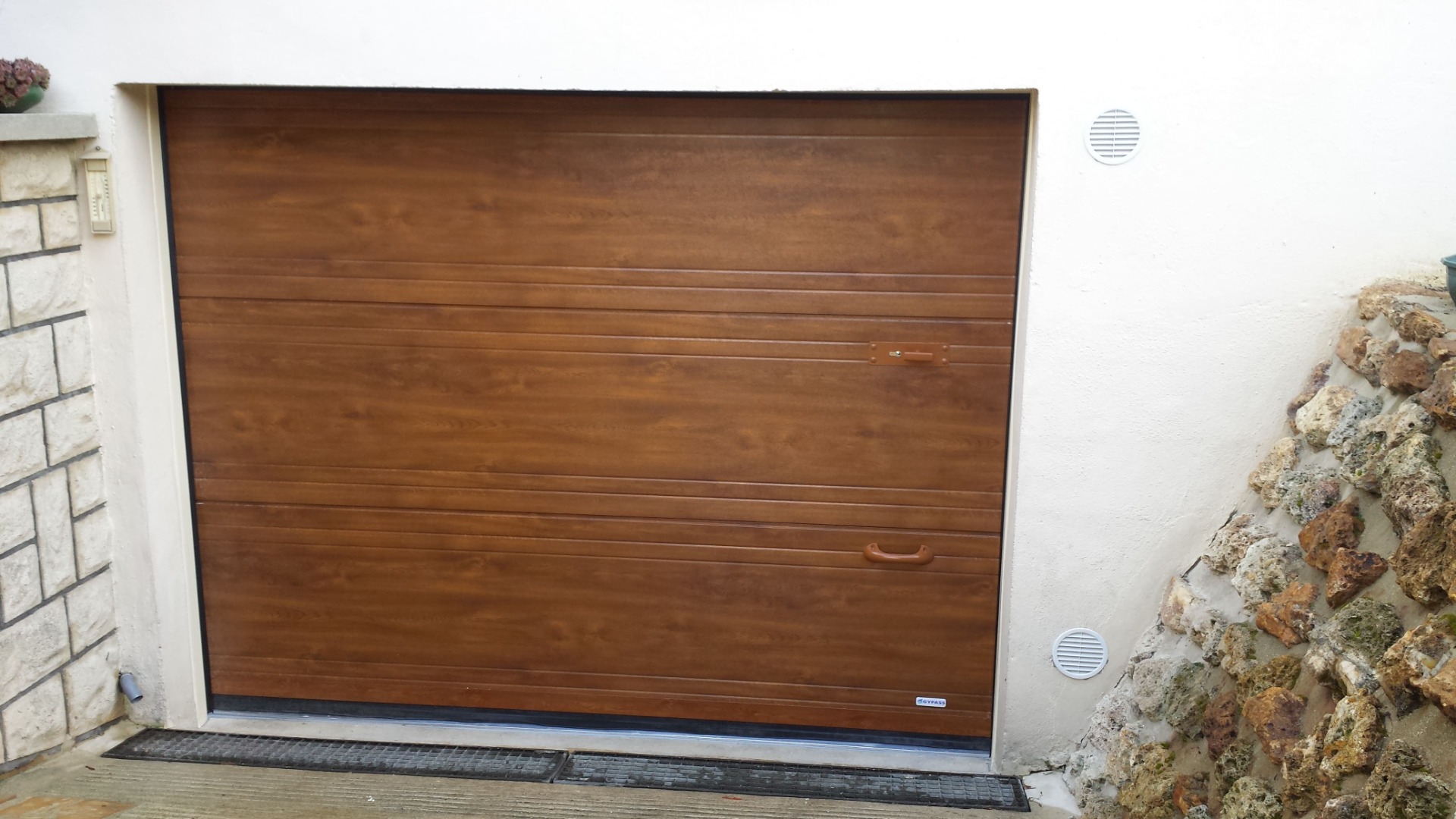 porte de garage en bois
