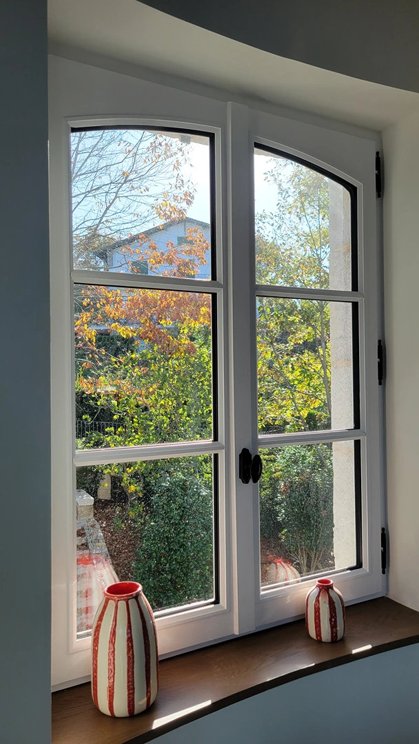 fenetre en bois 2 vantaux ouverture à la française