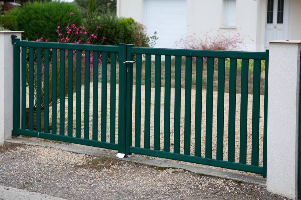 Portail Aluminium barreaux verticaux