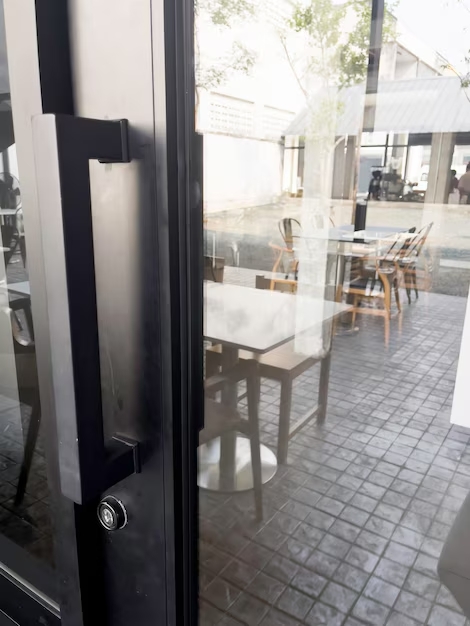porte d'entrée vitrée design