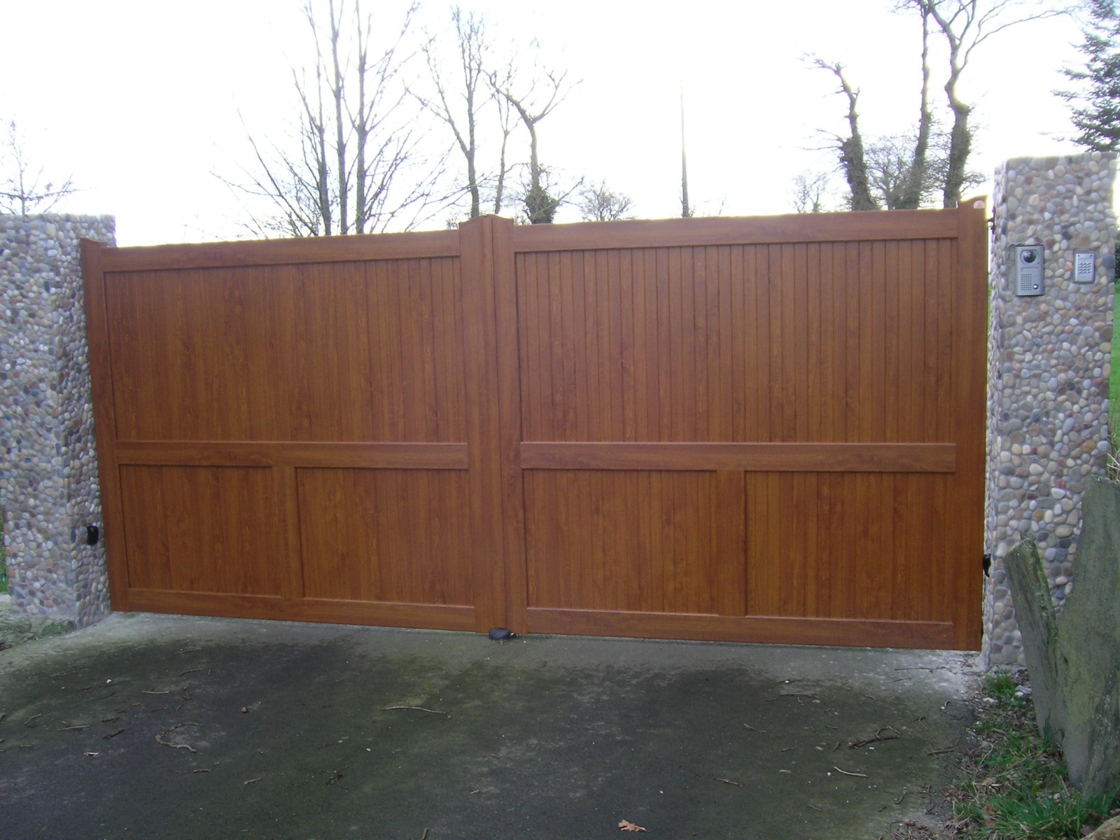 portail coulissant pvc imitation bois