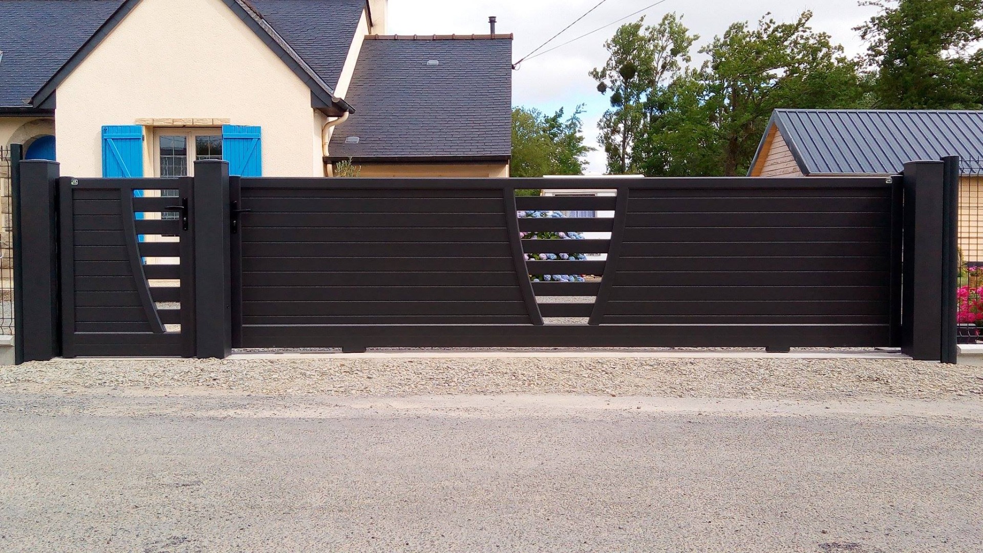 portail coulissant 5m ajour&eacute; aluminium anthracite le roi de la fenetre