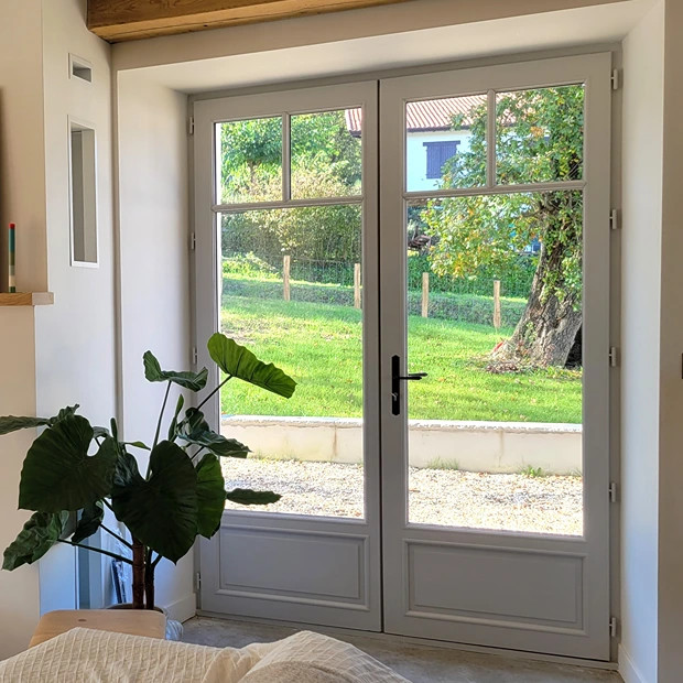 porte fenêtre pvc 2 vantaux gris le roi de la fenetre